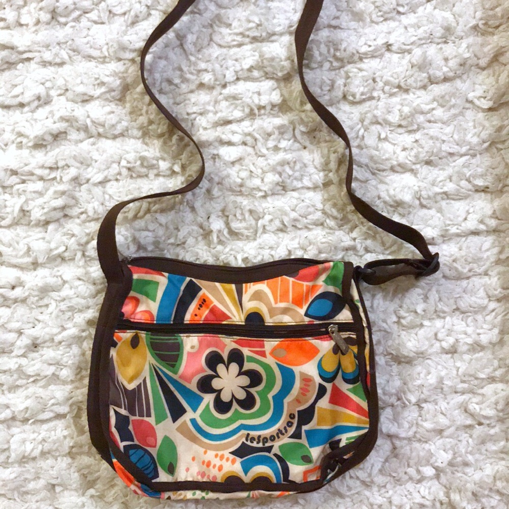 💕 Lesportsac functional cross body bag 👛